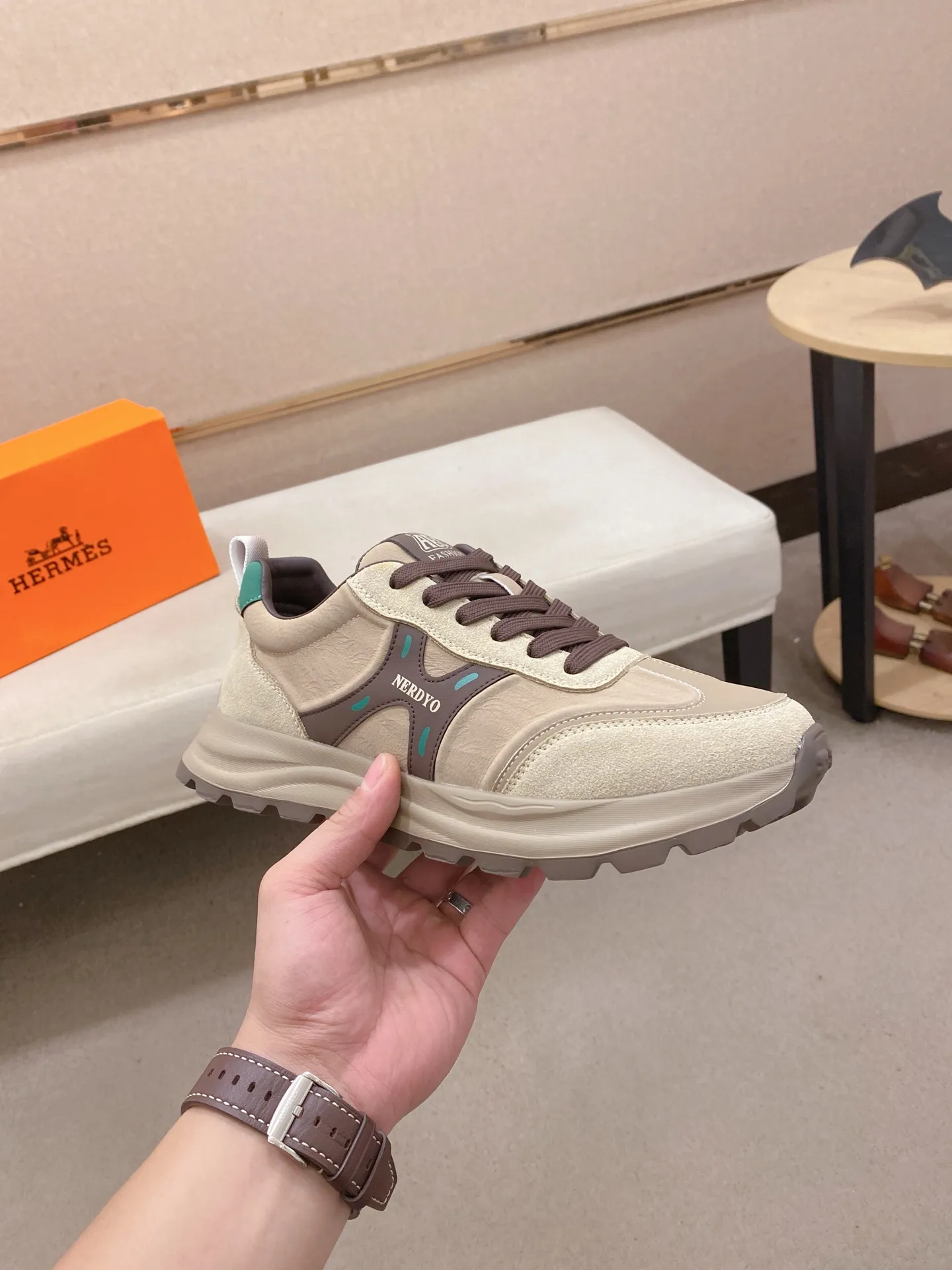 Men's clothing and shoes💰: 440💰《HERMES》【Classic Original Version】Hermès; Top 🔝 Purchasing Agency 🔍🔍Latest 🇺🇸Sold simultaneously at counters, original imported from Italy ▲▲ suede cowhide Equipped with breathable mesh ▲▲Exquisite workmanship (breathable mesh imported from Italy) sole: original sole provided by the original factory, ⚠️exclusive double-layer activity·TPR·rubber·combined molded outsole; Code number: 38-44